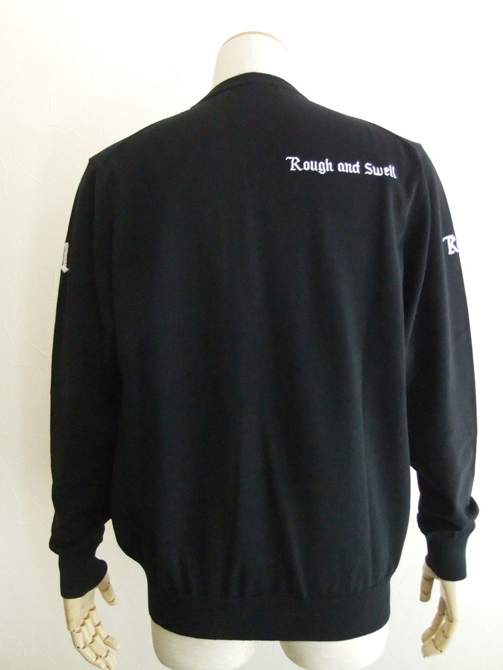 FAIRWAY FEVER V- NECK   ロゴ入りVネックセーター (ブラック) RSM-22087