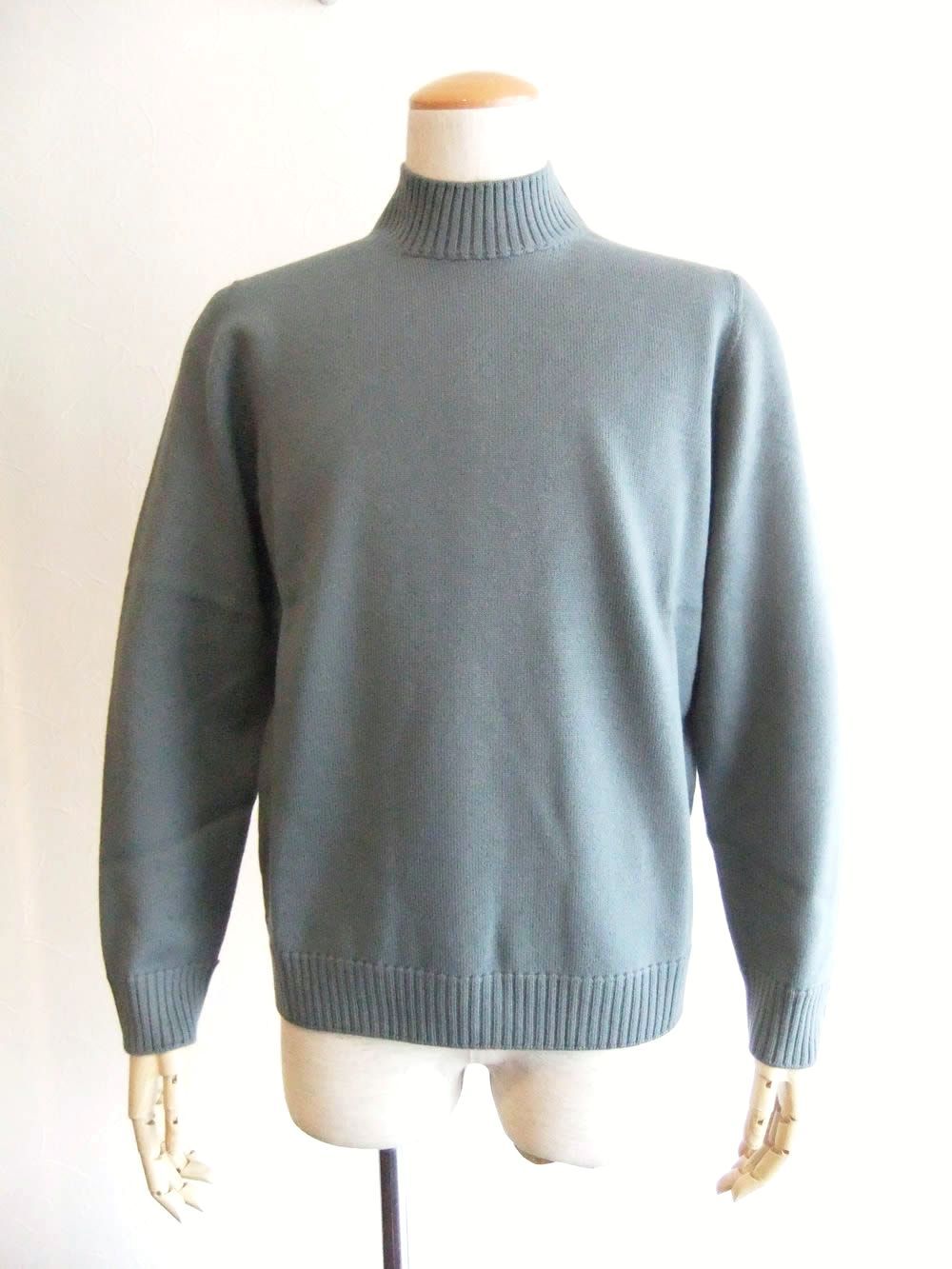 【D7M144】メリノ ミドルゲージ モックネック ニット  (ライトブルー)