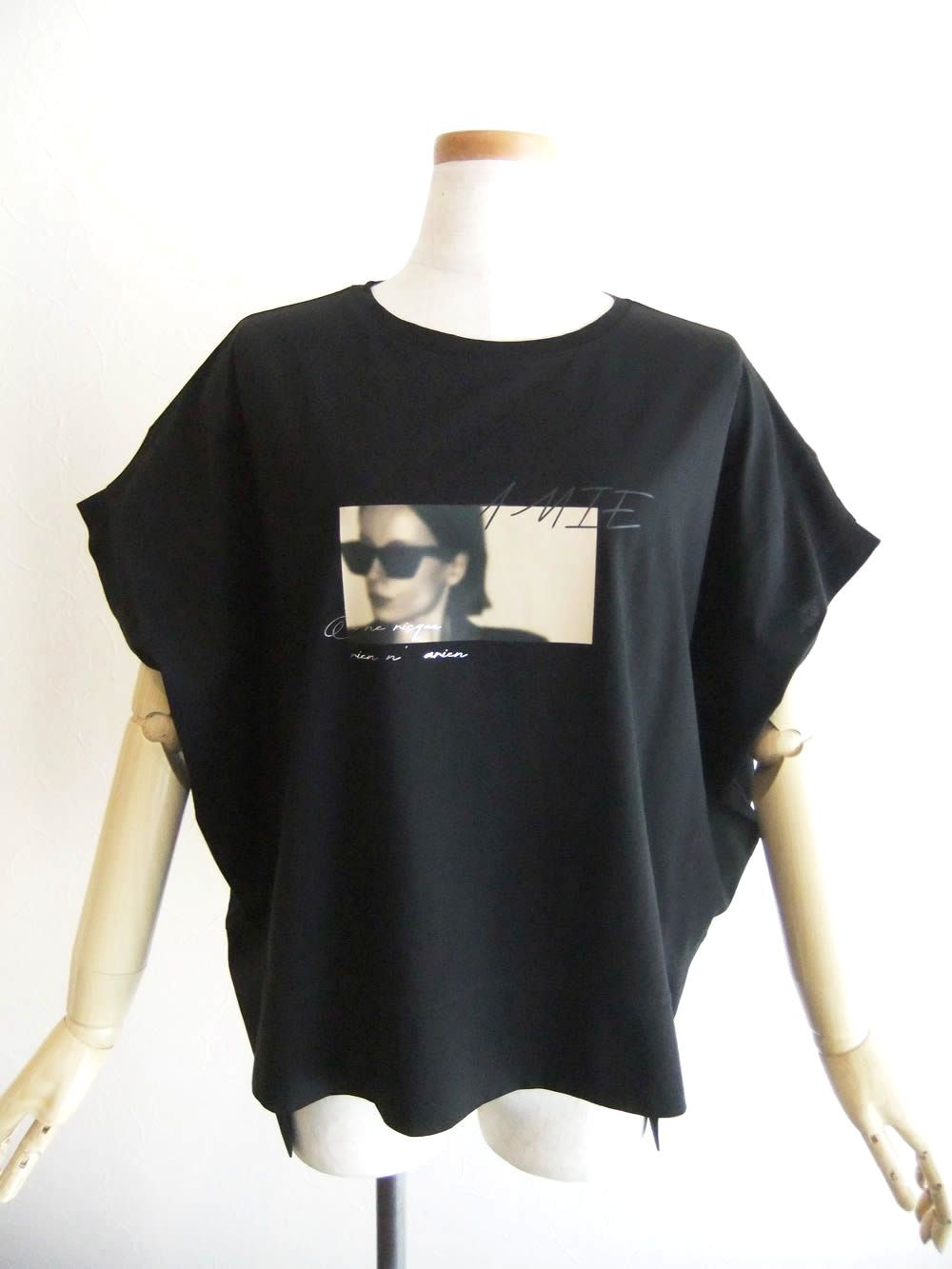 フォトプリント フロントスリット コクーン Tシャツ  (ブラック)  626940