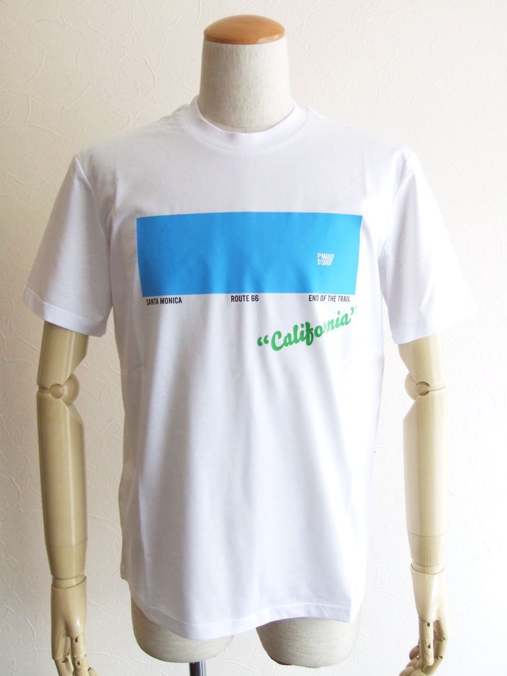 ALKE  (ホワイト）  パネル ロゴプリント 半袖 Tシャツ