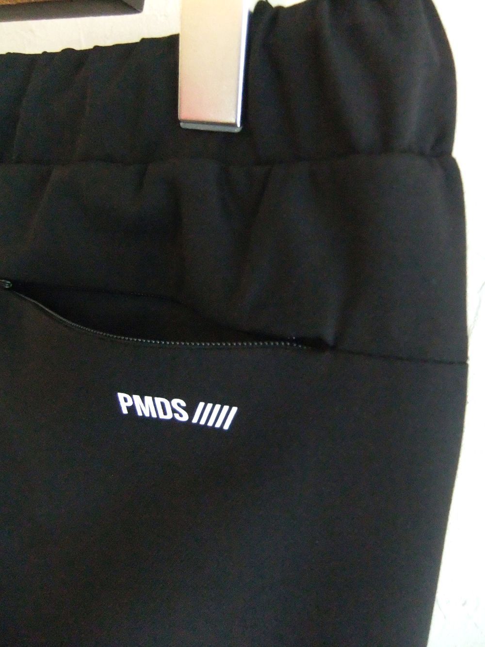 INVISIBLE   スーパーストレッチパンツ