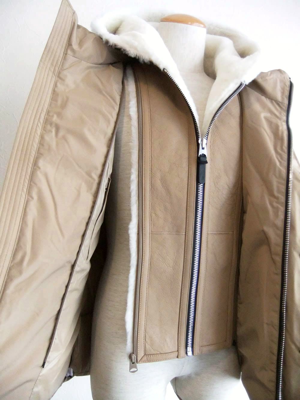 RILEY  (キャメル)   フーデッドダウンジャケット