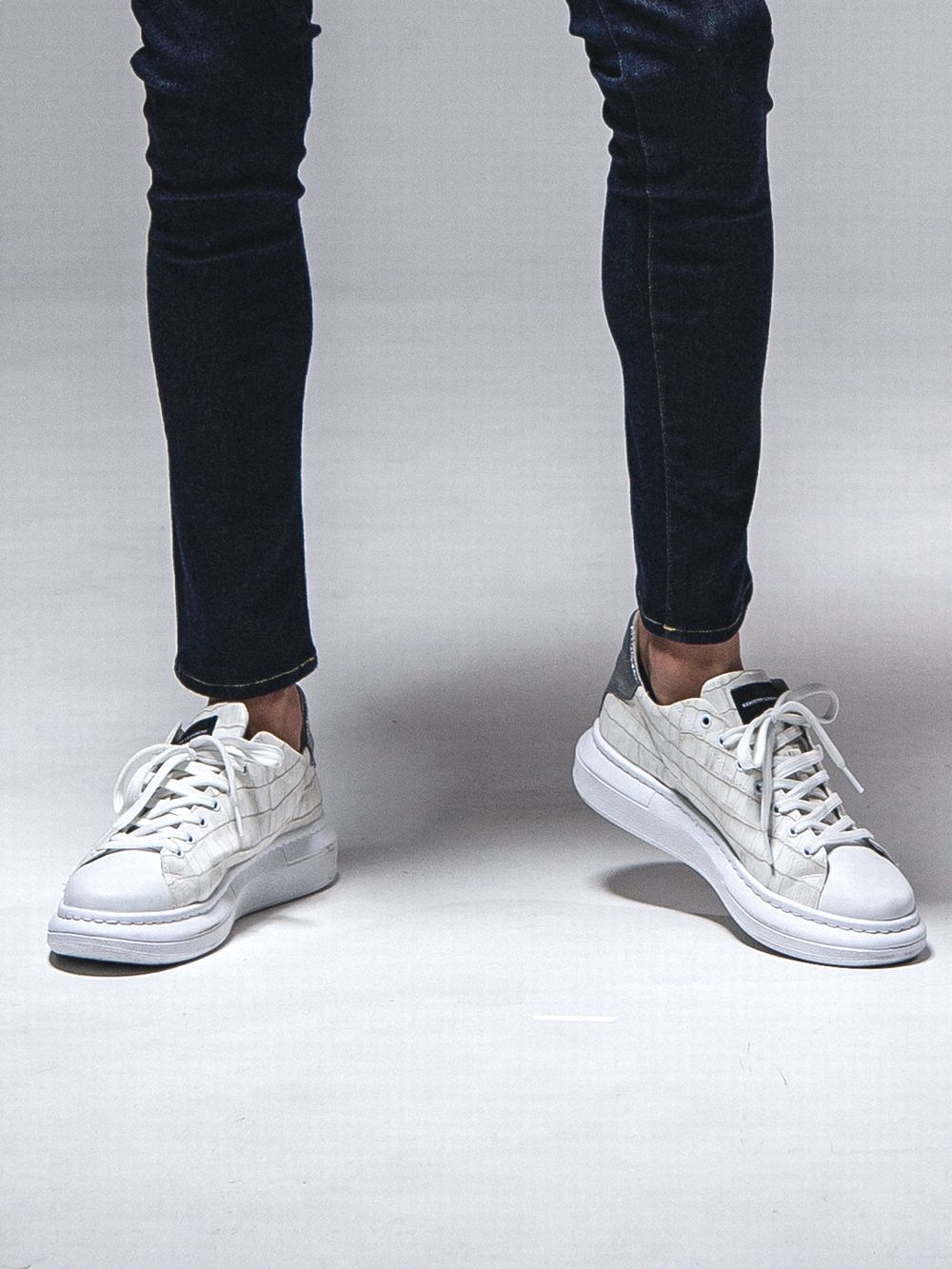 RESOUND × 2TAR   crocodile sneaker