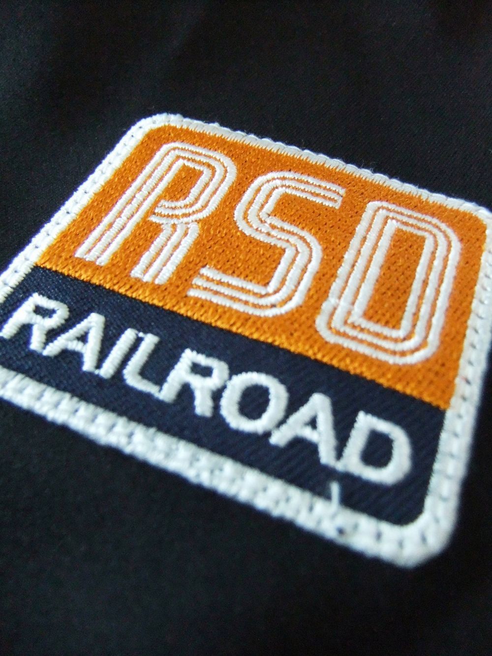 BIG LOGO SWEAT  ロゴ入りスウェットシャツ (ブラック)  RSM-22205