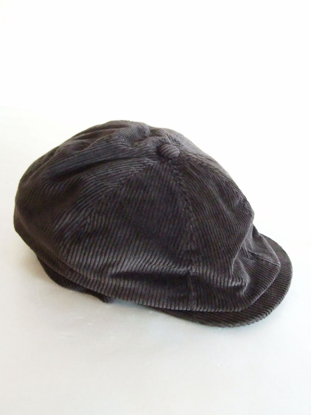 HATTITUDE NEWSBOY CAP  (ブラウン) コーデュロイ ハンチング