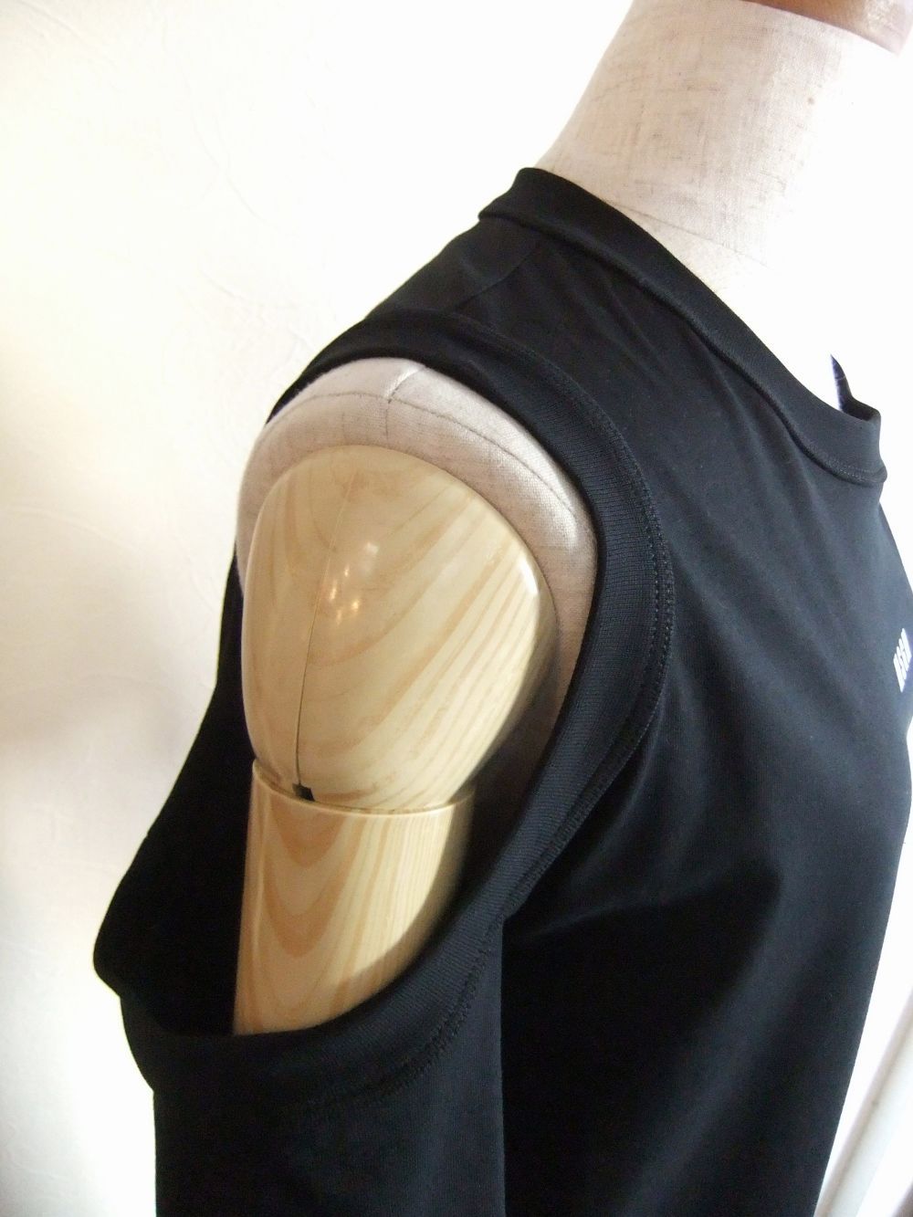 《LADIES》 ミニロゴ オフショルダー T ワンピース ドレス   3041MDA61-217298
