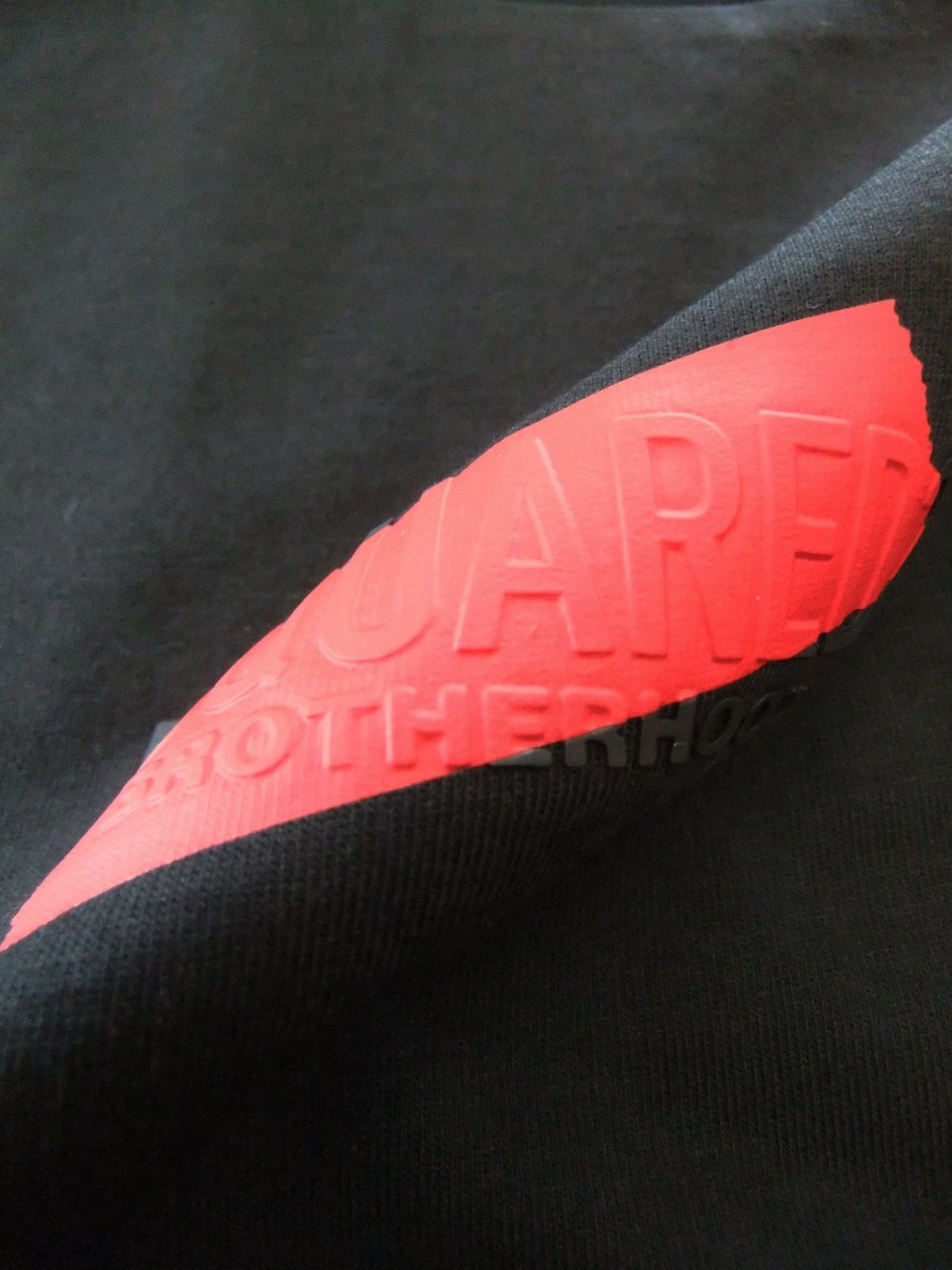 Taped 2  ロゴプリント T-SHIRT   (ブラック) S74GD0804