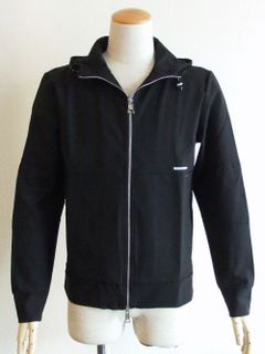 INVISIBLE    スーパーストレッチパーカー