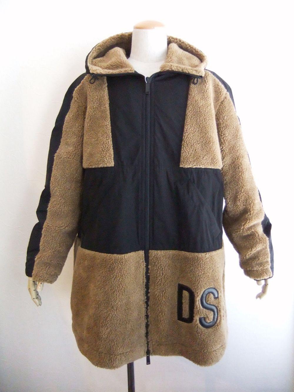 NYLON AND FLEECE COAT  フード付きキルティングコート    S74AA0214