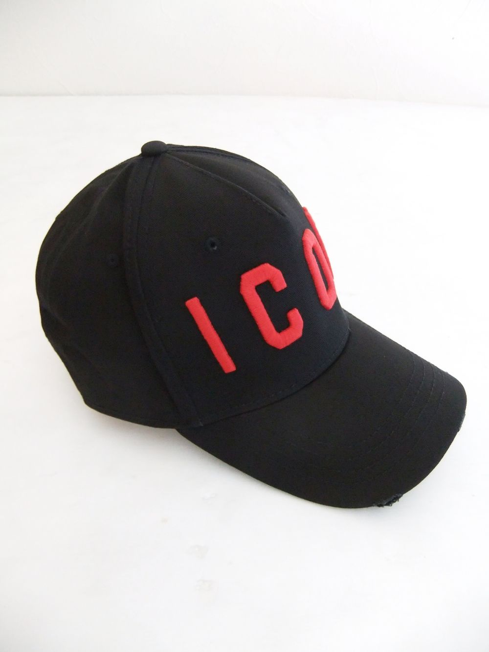 ICON BASEBALL CAP ロゴ キャップ S82BC4001 (ブラック×レッド) - フリー