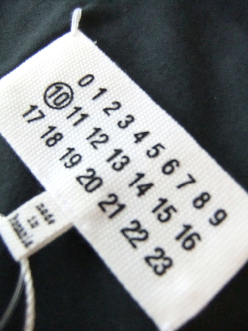 Maison Margiela - MAISON MARGIELA (グレー) ディストーテッド