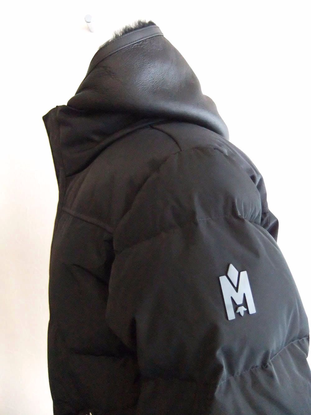 RILEY  (ブラック)   フーデッドダウンジャケット