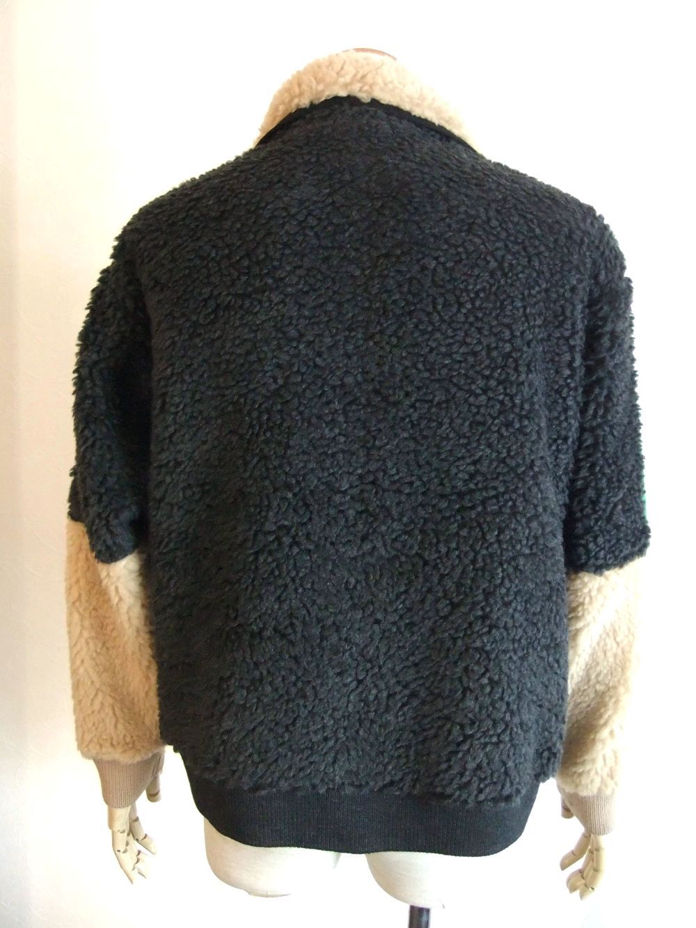 RAIN TEDDY PATCH JACKET   ボアフリース スタンドカラー   S71GU0541