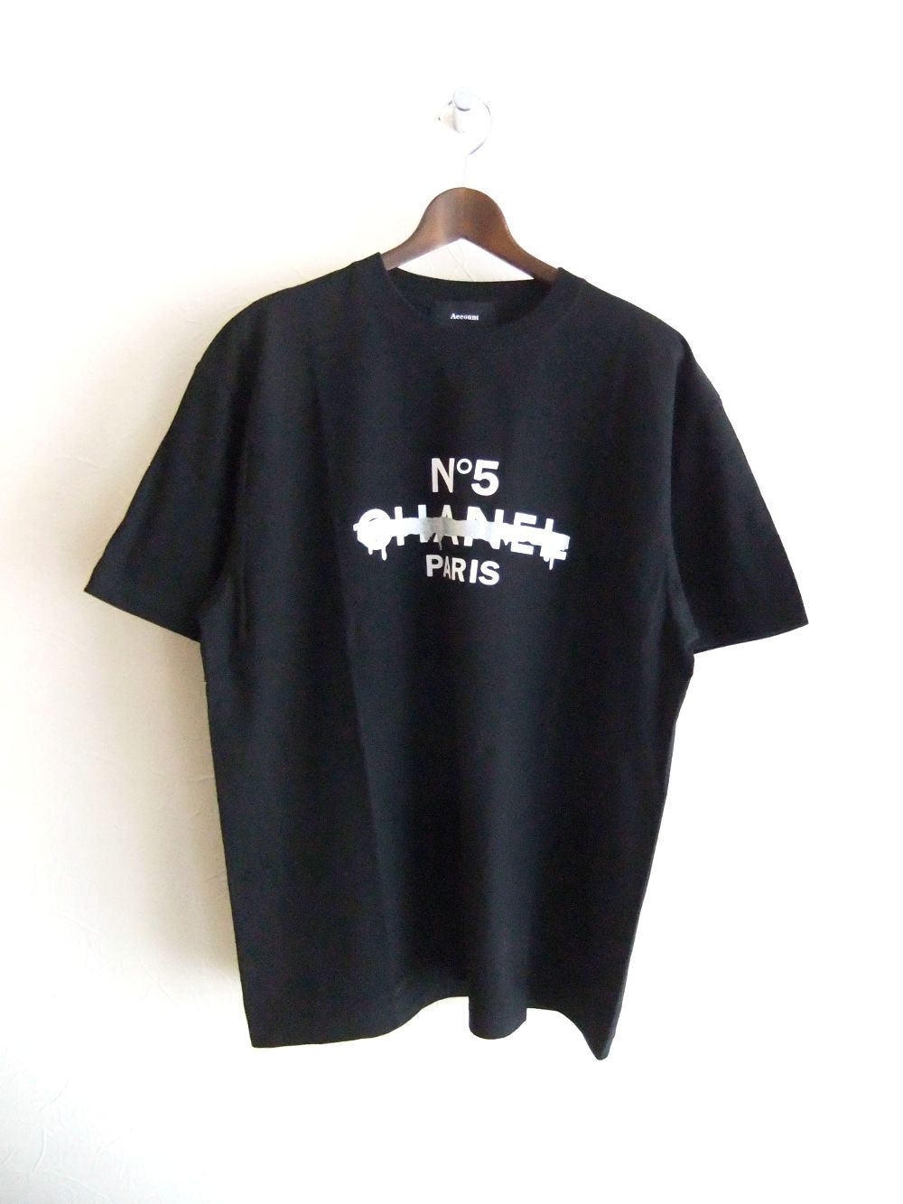 【MICALLE MICALLE Account】 HOMMAGE NO5 CL T-SHIRT   (ブラック)  ロゴ T-SHIRT   MAD106TCB
