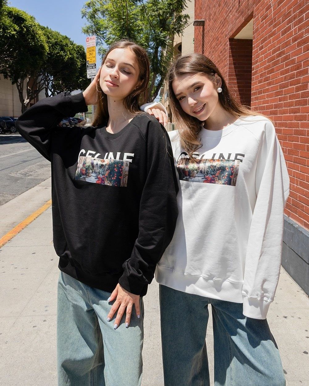 【MICALLE MICALLE Account】 HOMMAGE  CE SWEATSHRIT (ホワイト)   ロゴ Tトレーナー  MAG106TDC