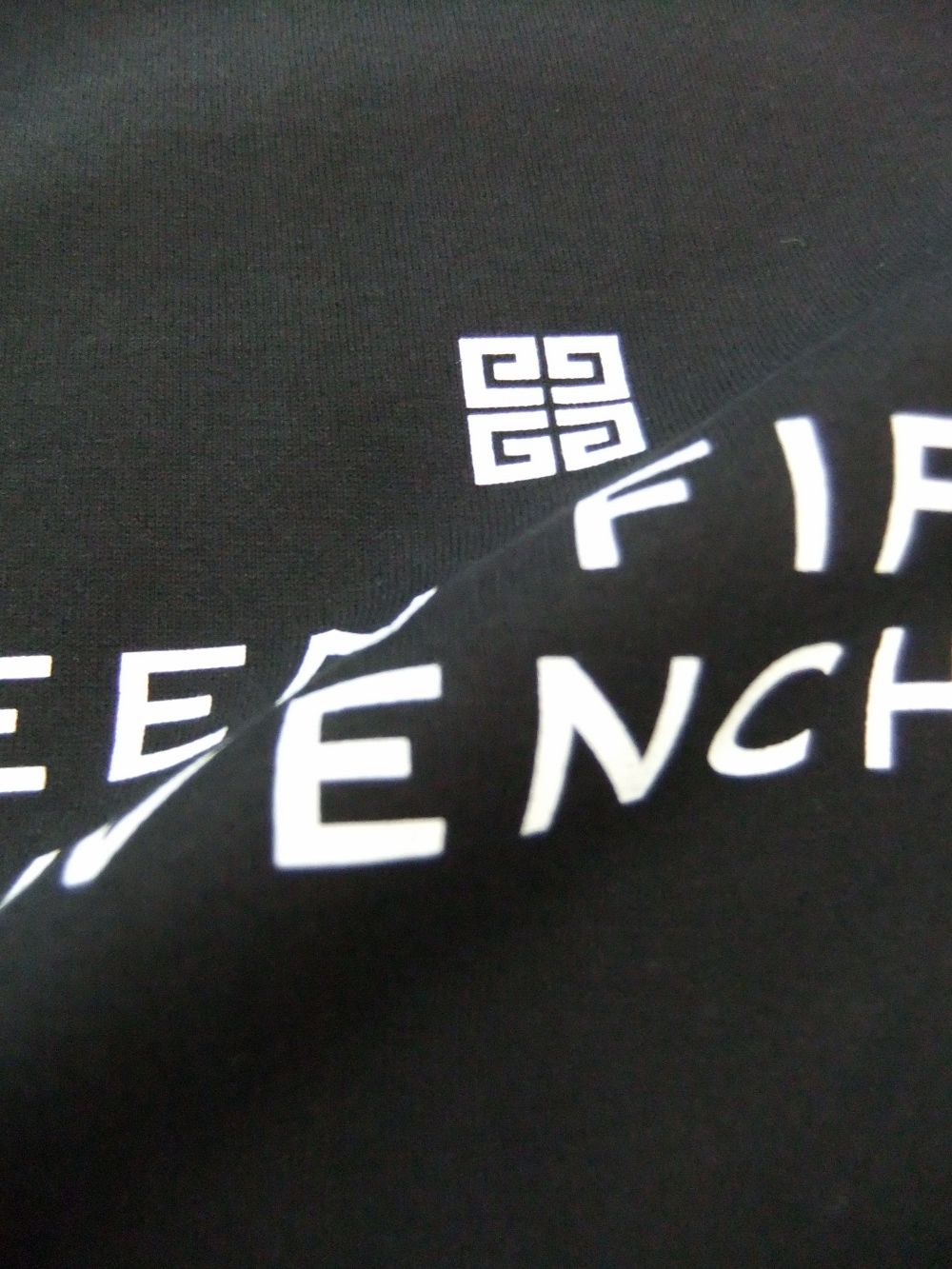 GIVENCHY - GIVENCHY スリムフィット ロゴ Tシャツ | 4.444glad GIVENCHY - GIVENCHY スリムフィット ロゴ Tシャツ | 4.444glad