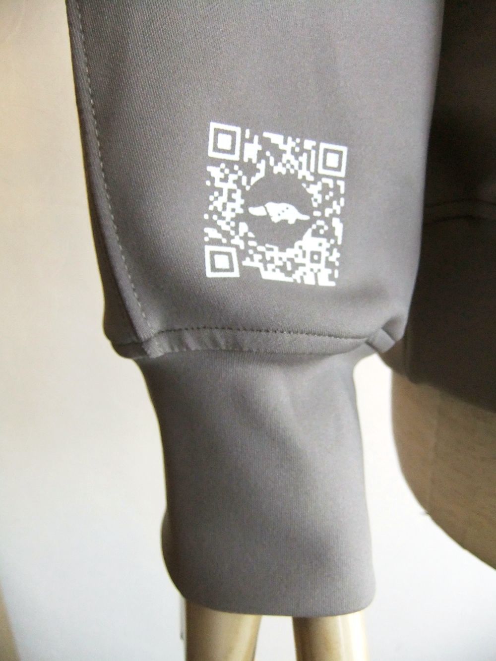 BIG LOGO SWEAT  ロゴ入りスウェットシャツ (ベージュ)  RSM-22205