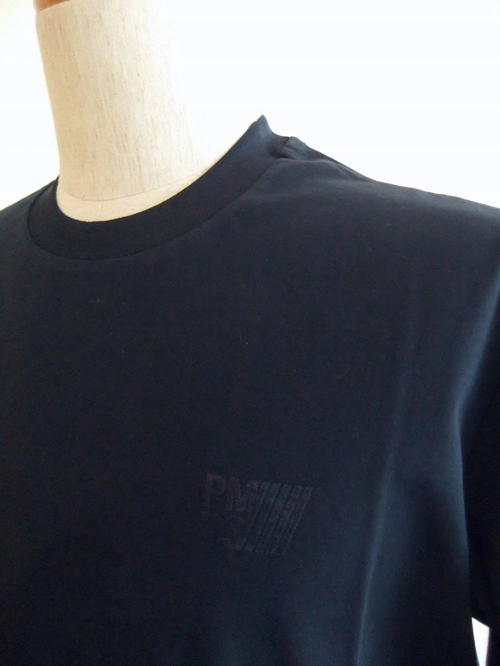 FANES   (ネイビー）  バックロゴ 半袖 Tシャツ
