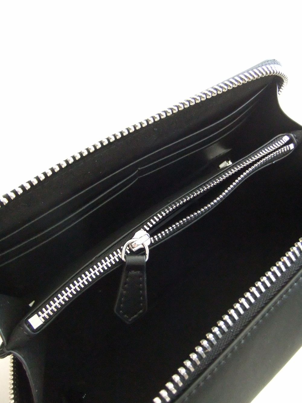 ICON WALLET / POCHETTE    ロゴ レザー ミニバッグ   S83CB0008