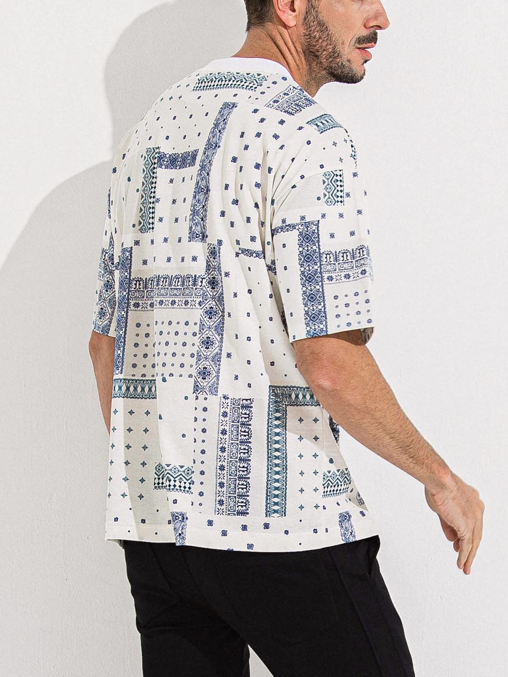 BANDANA OVER  TEE  (ホワイト)   バンダナ柄 オーバーサイズ Tシャツ