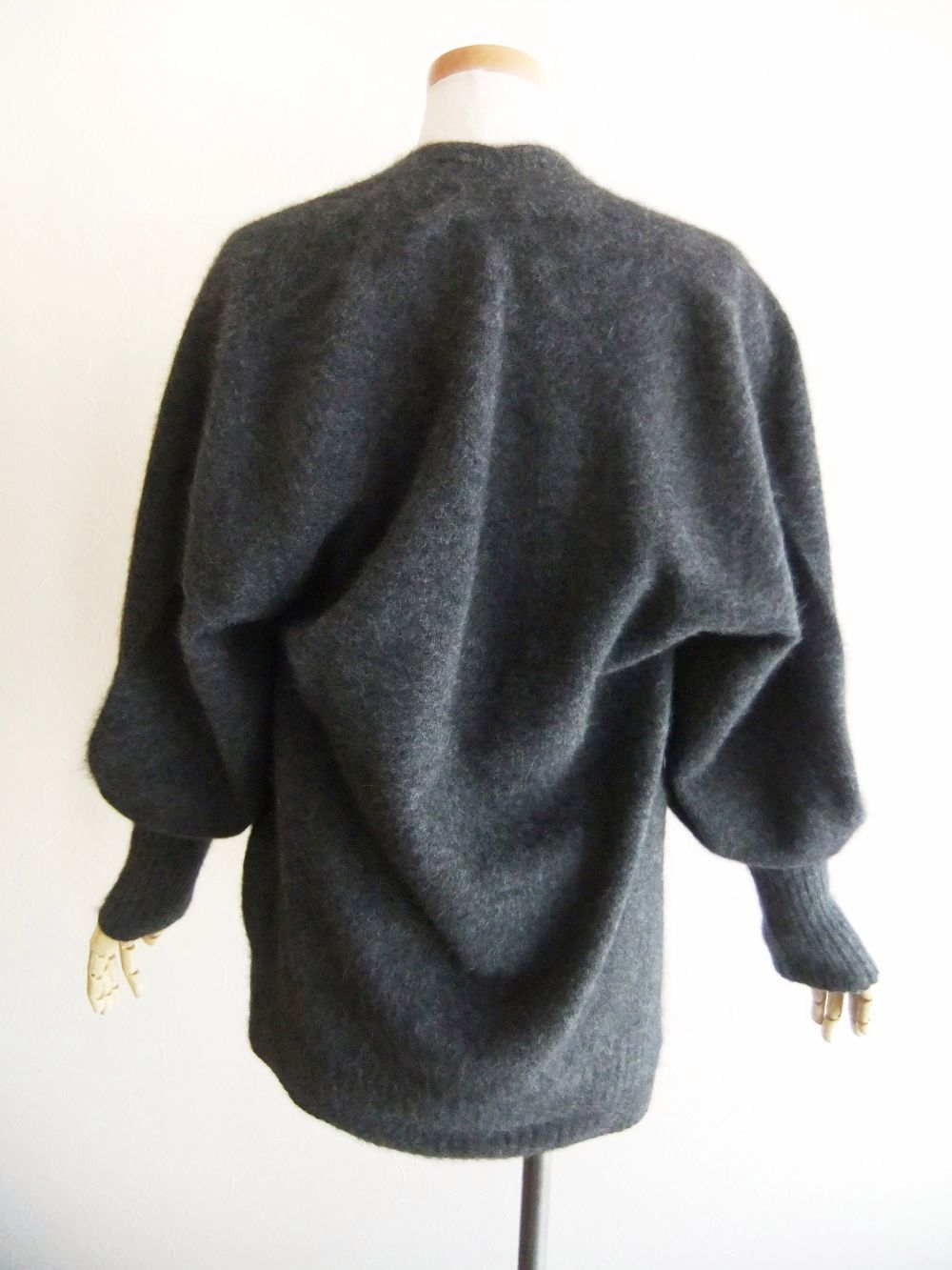 Ferret Hair Drape PO  Vネック ボリュームスリーブ 3D プルオーバー  2103-0102