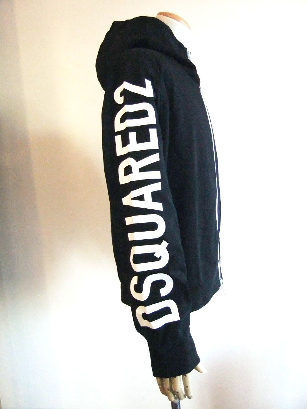 【ロゴがかっこいい】DSQUARED2 ブランドロゴ フードスウェット DSQUARED2 ディースクエアード パーカー スウェット メンズ