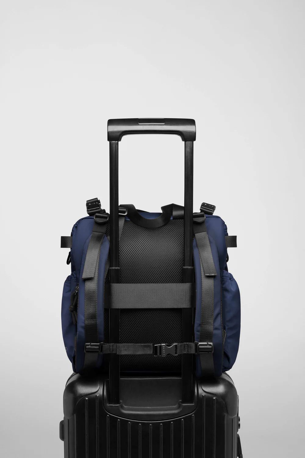 East+West Nylon   M   (ネイビー)    ナイロン バックパック