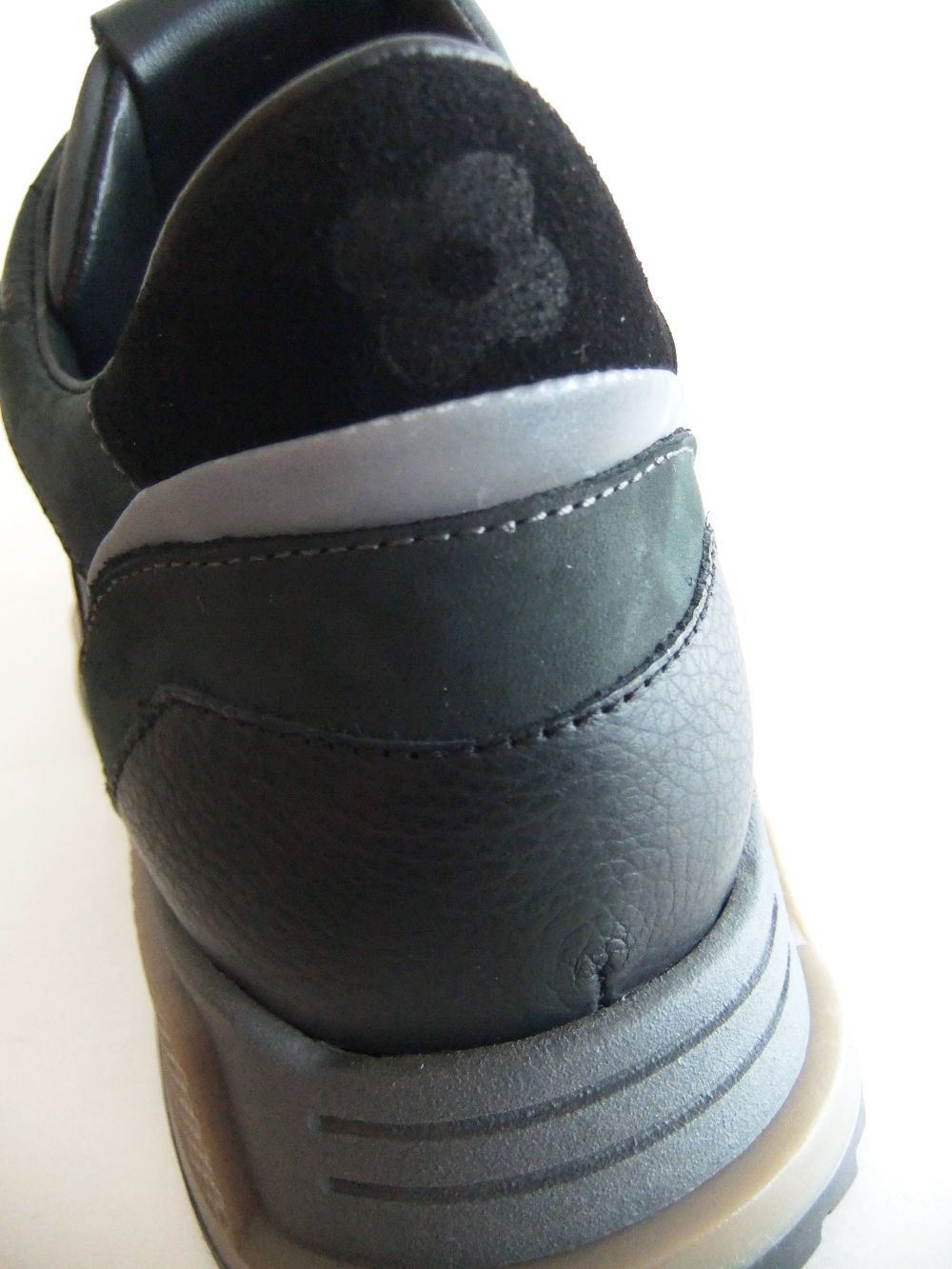 LARDINI スエード × レザー スニーカー