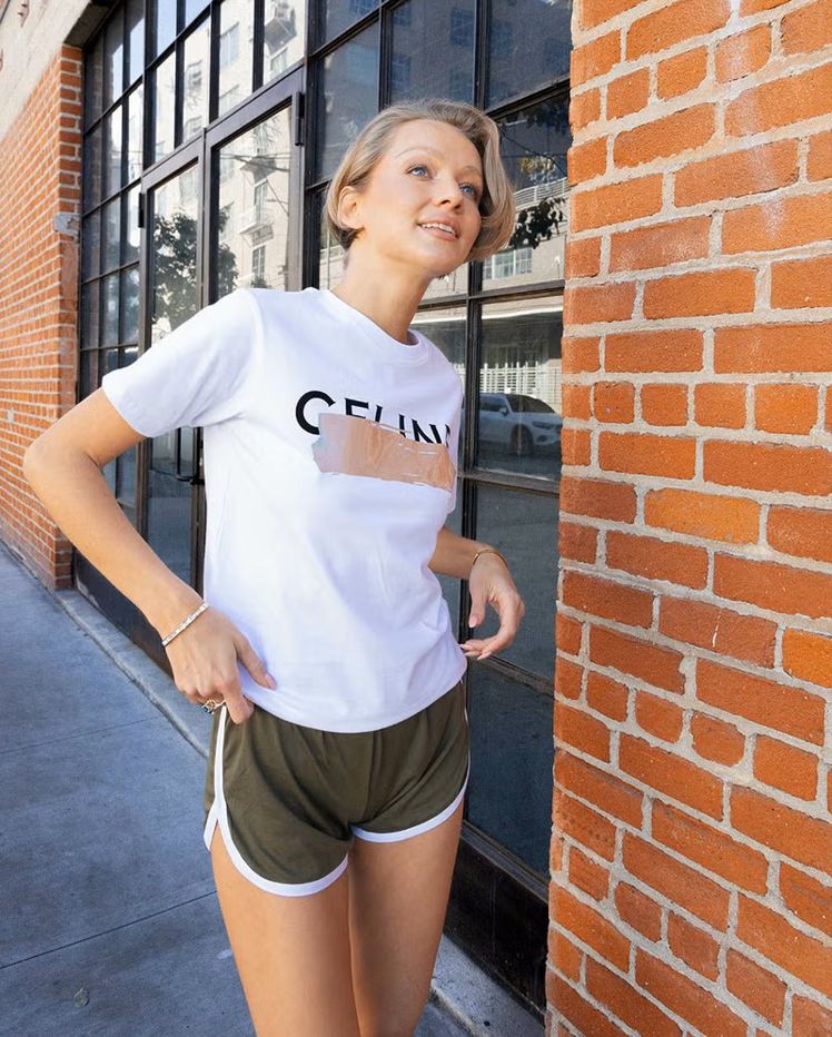 【MICALLE MICALLE Account】 HOMMAGE CFLINF FOIL PAINT T-SHIRT  (ホワイト×シルバー)  ロゴ T-SHIRT   MAA107TEA