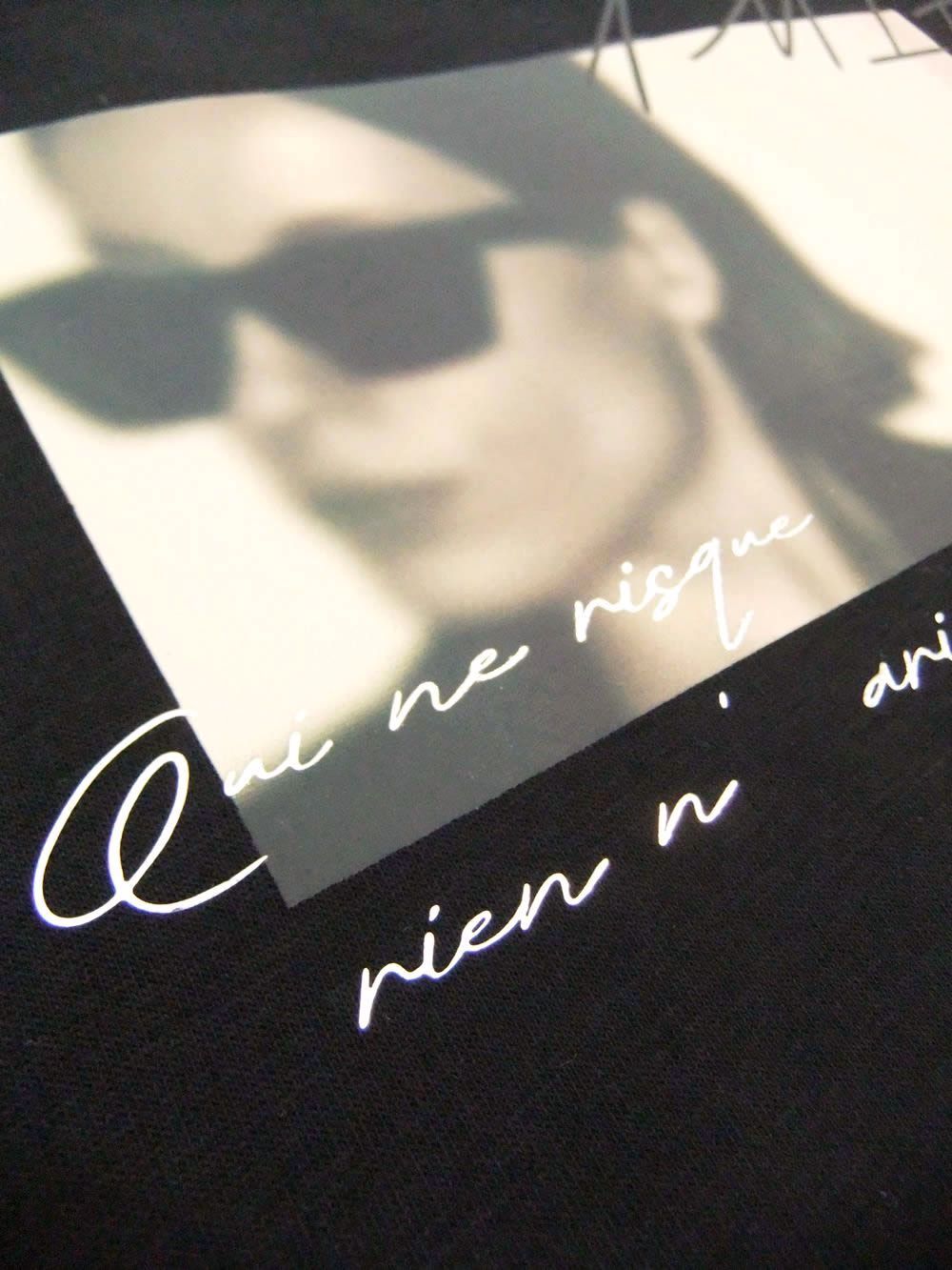 フォトプリント フロントスリット コクーン Tシャツ  (ブラック)  626940