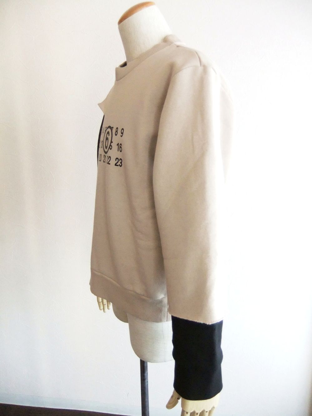 MM6 - MM6★トレーナー★アシンメトリー MM6 Maison Margiela - 《MM➅》 Maison Margiela ロゴ