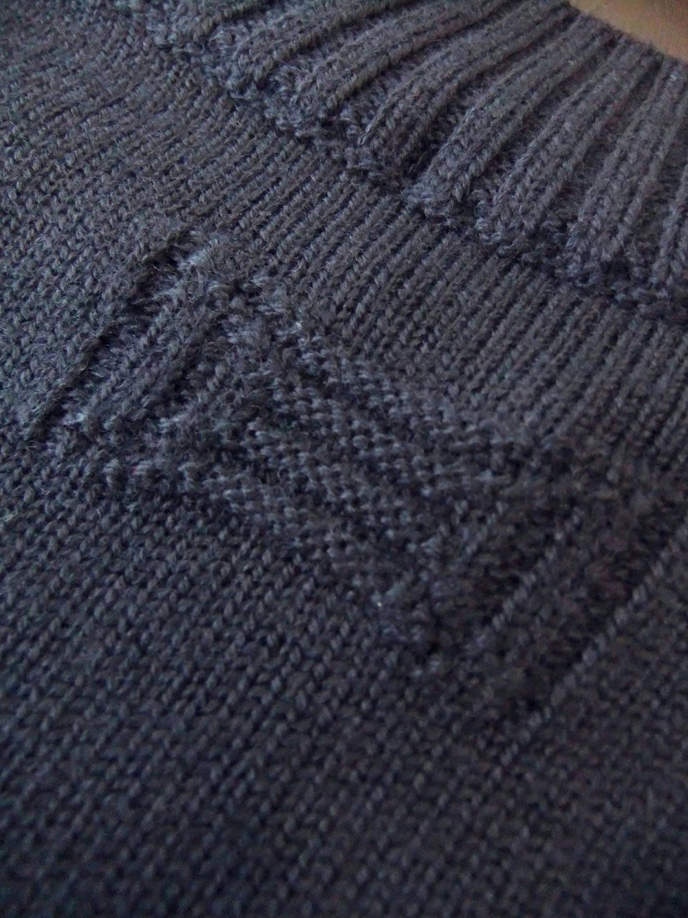 【D7M144】メリノ ミドルゲージ モックネック ニット  (ネイビー)