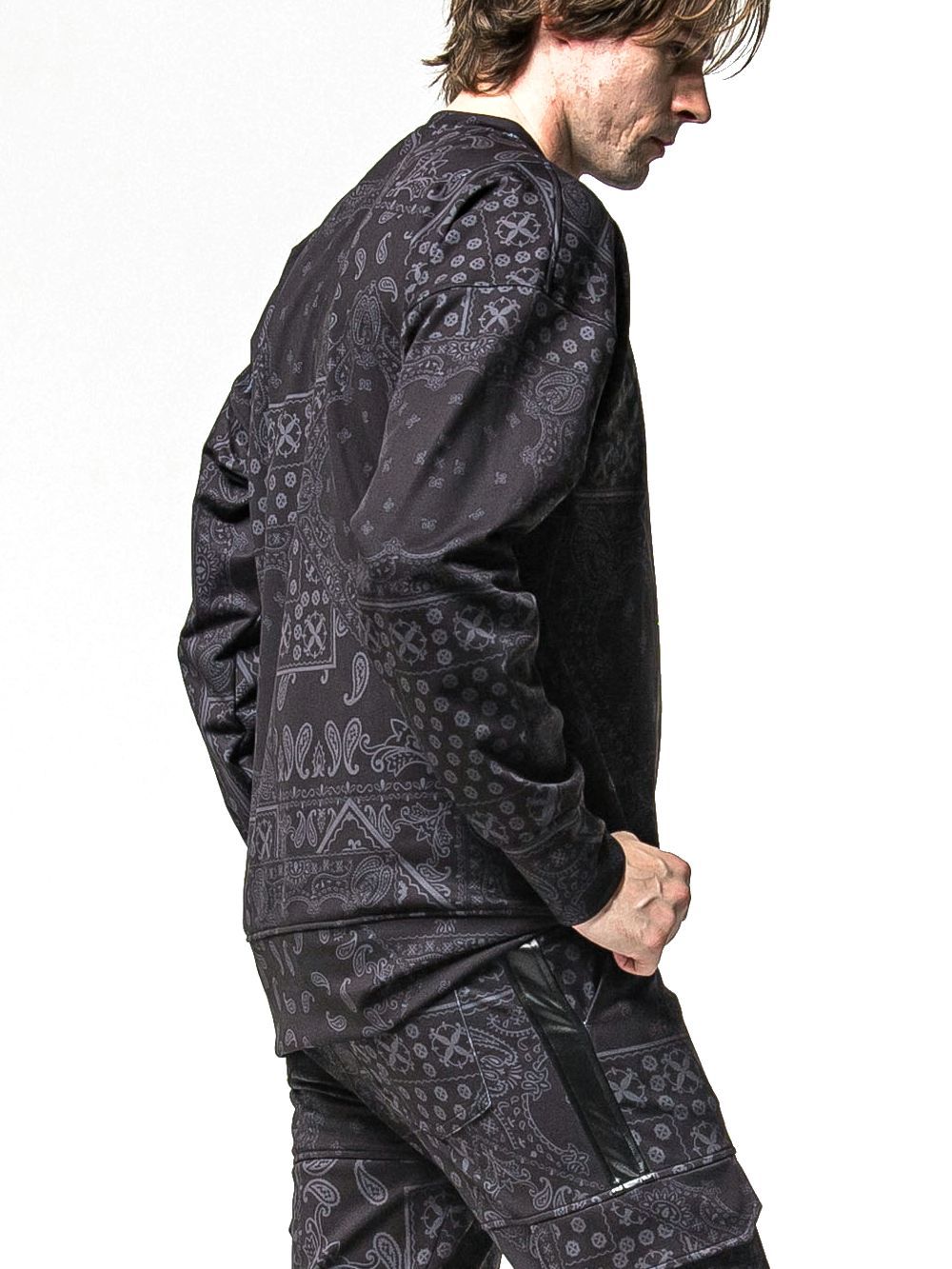 PAISLEY BACK FLEECE DROP TRAINER  プリント ルーズ トレーナー