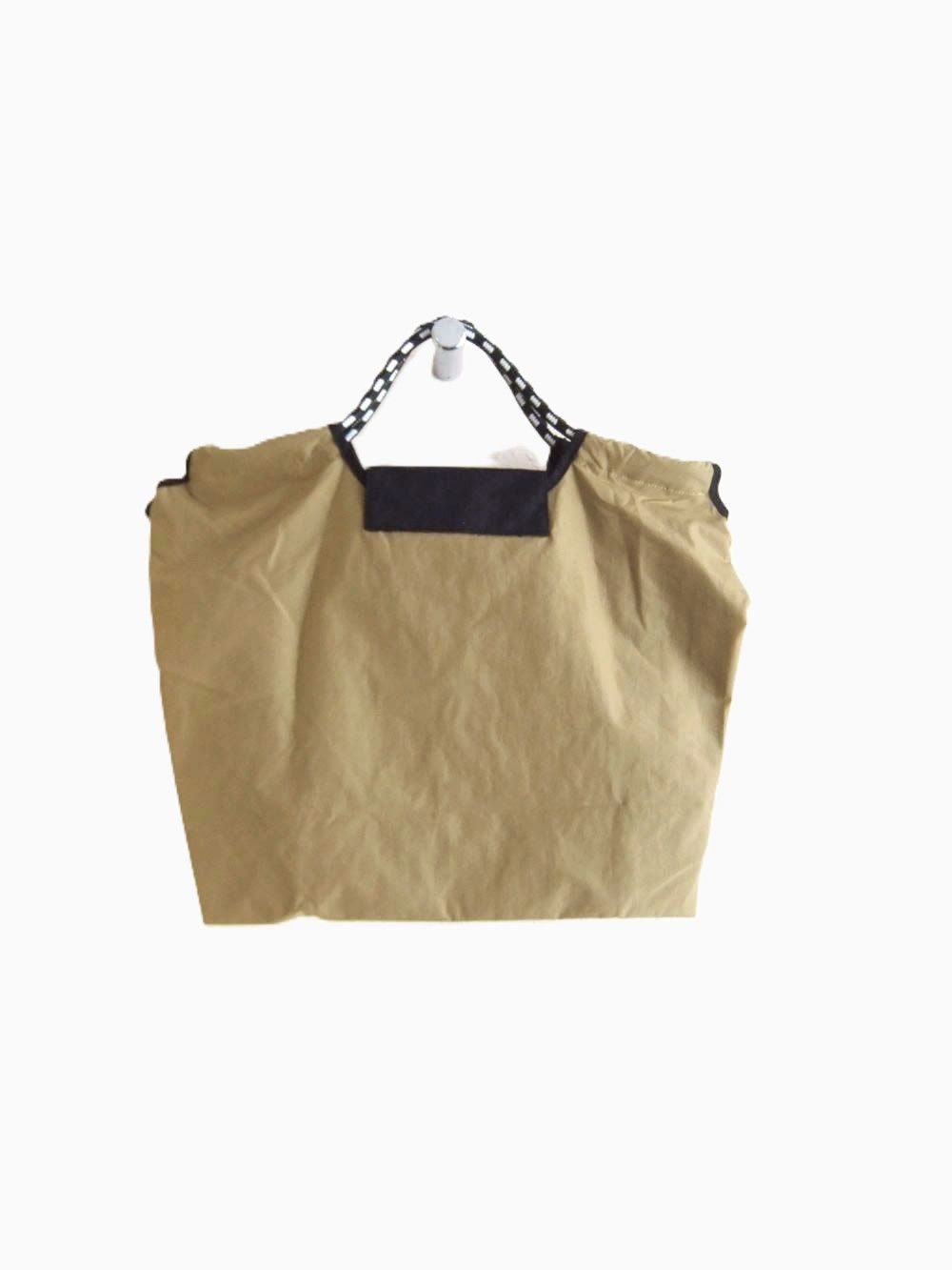 【MICALLE MICALLE Account】 HOMMAGE WHALE MOTIF FLAP BAG (モカ) オマージュ フラップ トートバッグ  MAD117GEB
