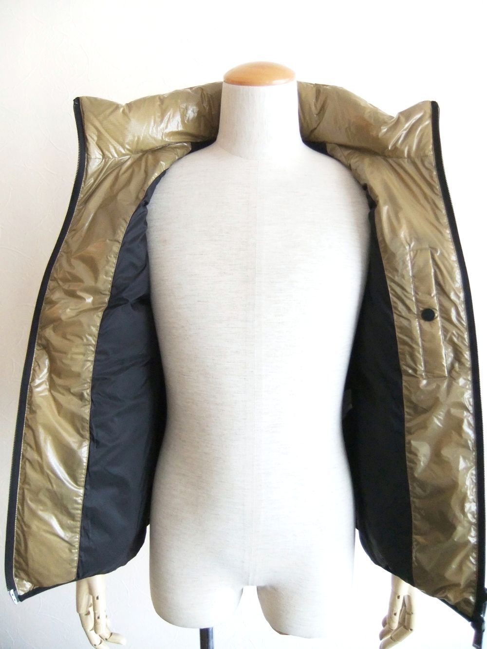 TLTRA LIGHT DOWN VEST      ダウン ベスト