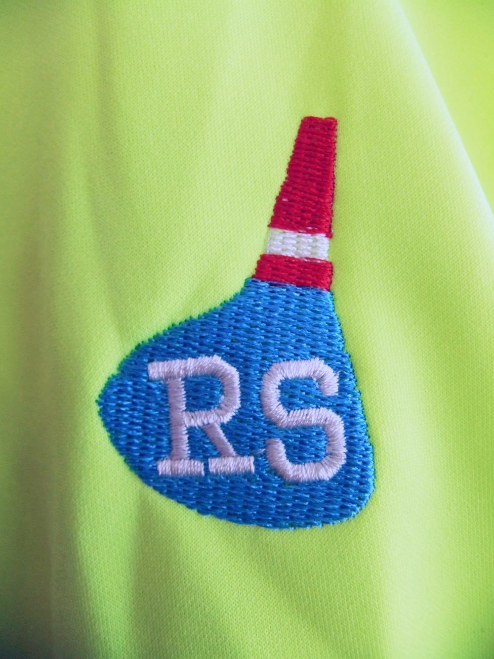 SHIRANKEDO HOODIE ( イエロー )  ロゴ入りフーディ  RSM-23210