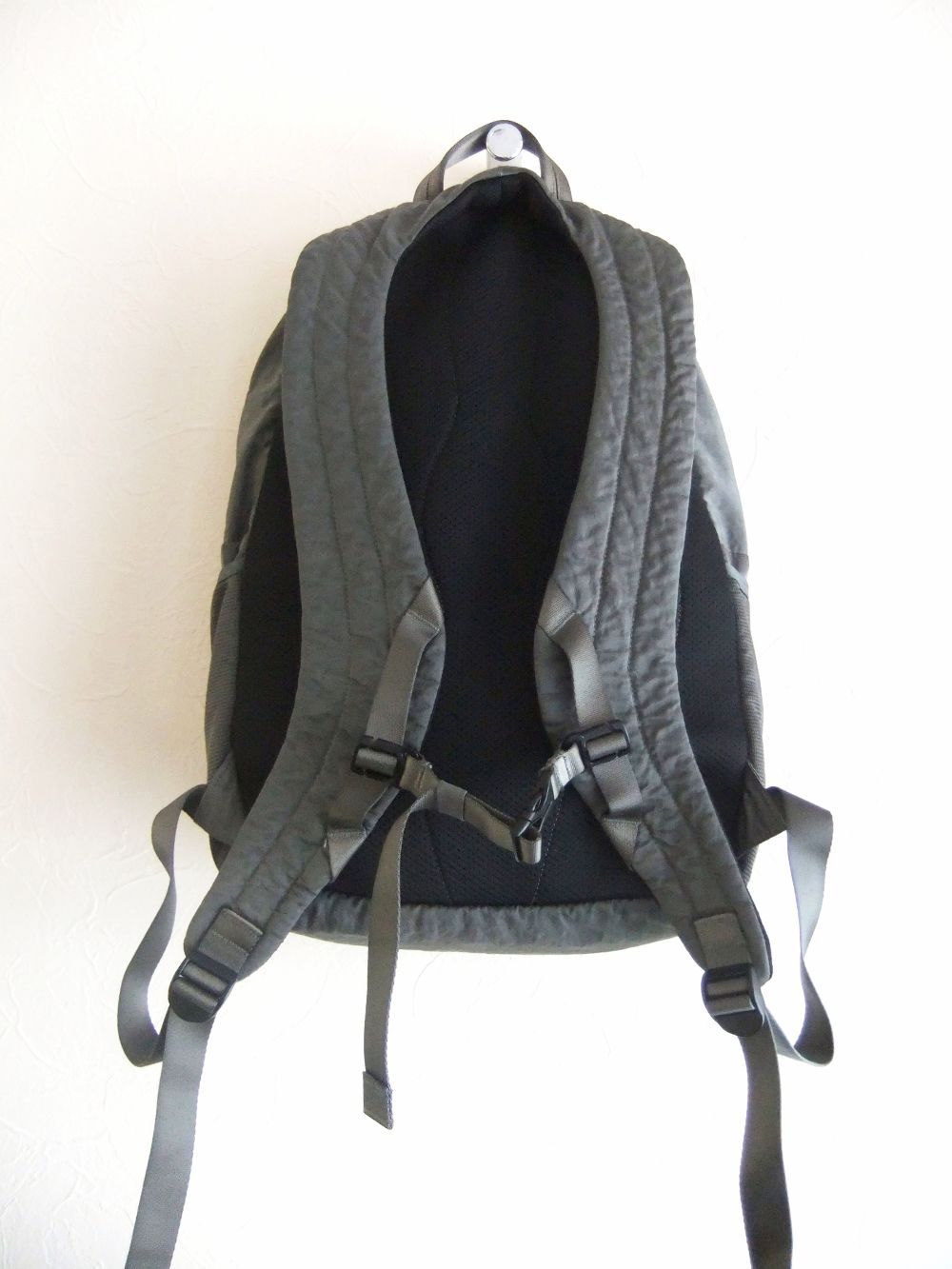 BACK PACK IN NYLON B  (グレー) ボディバッグ