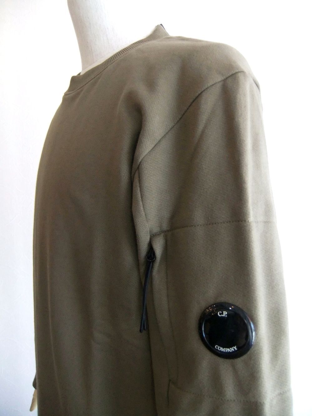 DIAGONAL RAISED FLEECE  SWEATSHIRT  (ブラウンカーキ) クルーネック スウェットシャツ