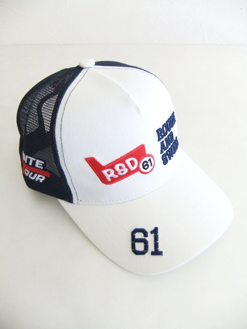 RED IRON MESH CAP  (ホワイト)   ロゴ入りキャップ    RSA-24005