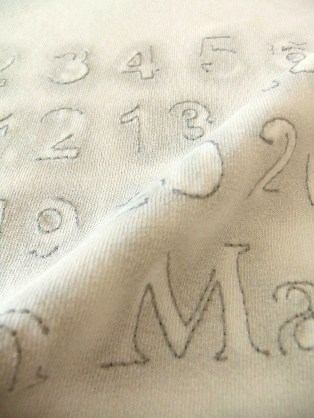 Maison Margiela エンブロイダーロゴ Tシャツ