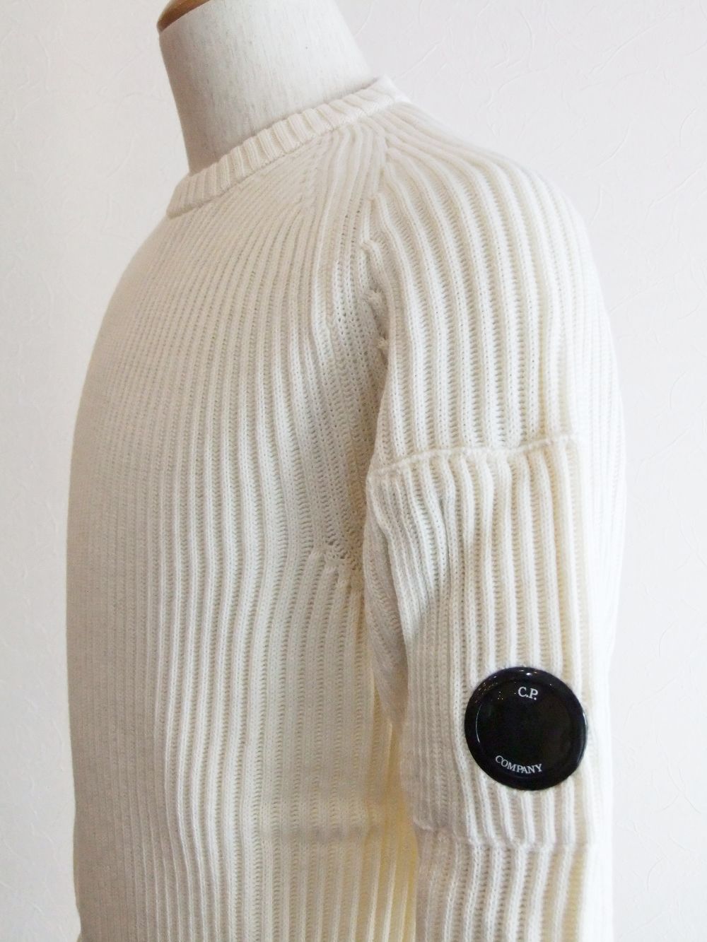 MERINO WOOL JUMPER   (ホワイト）  リブ編みクルーネック セーター