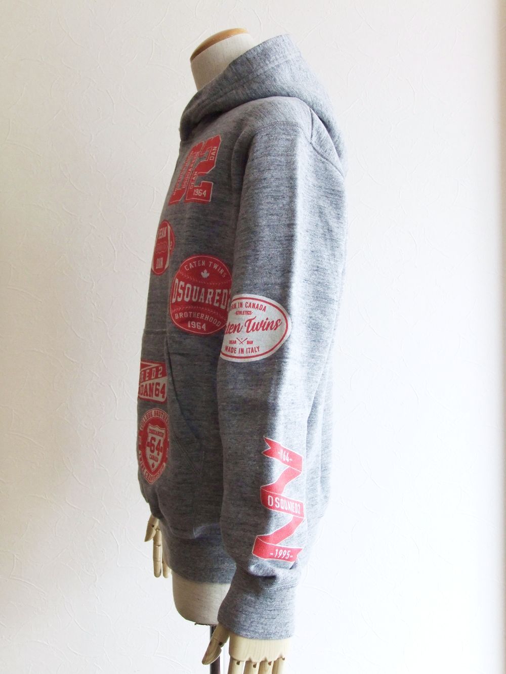TEAM D2 HOODED SWEATSHIRT  スウェットフーディ   S74GU0415