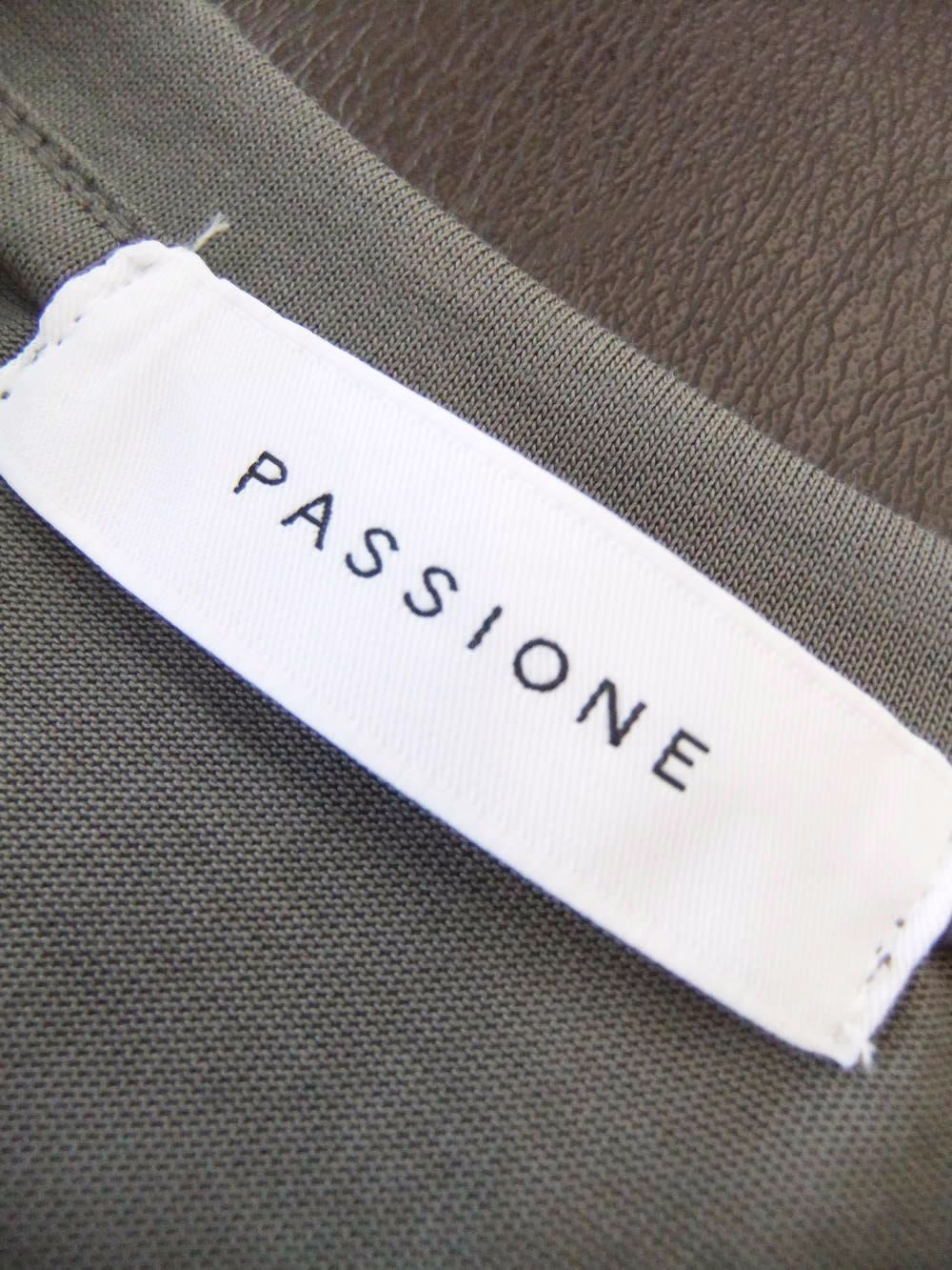 スクエア 箔プリント フロントスリット コクーン Tシャツ  (チャコールグレー)  626938