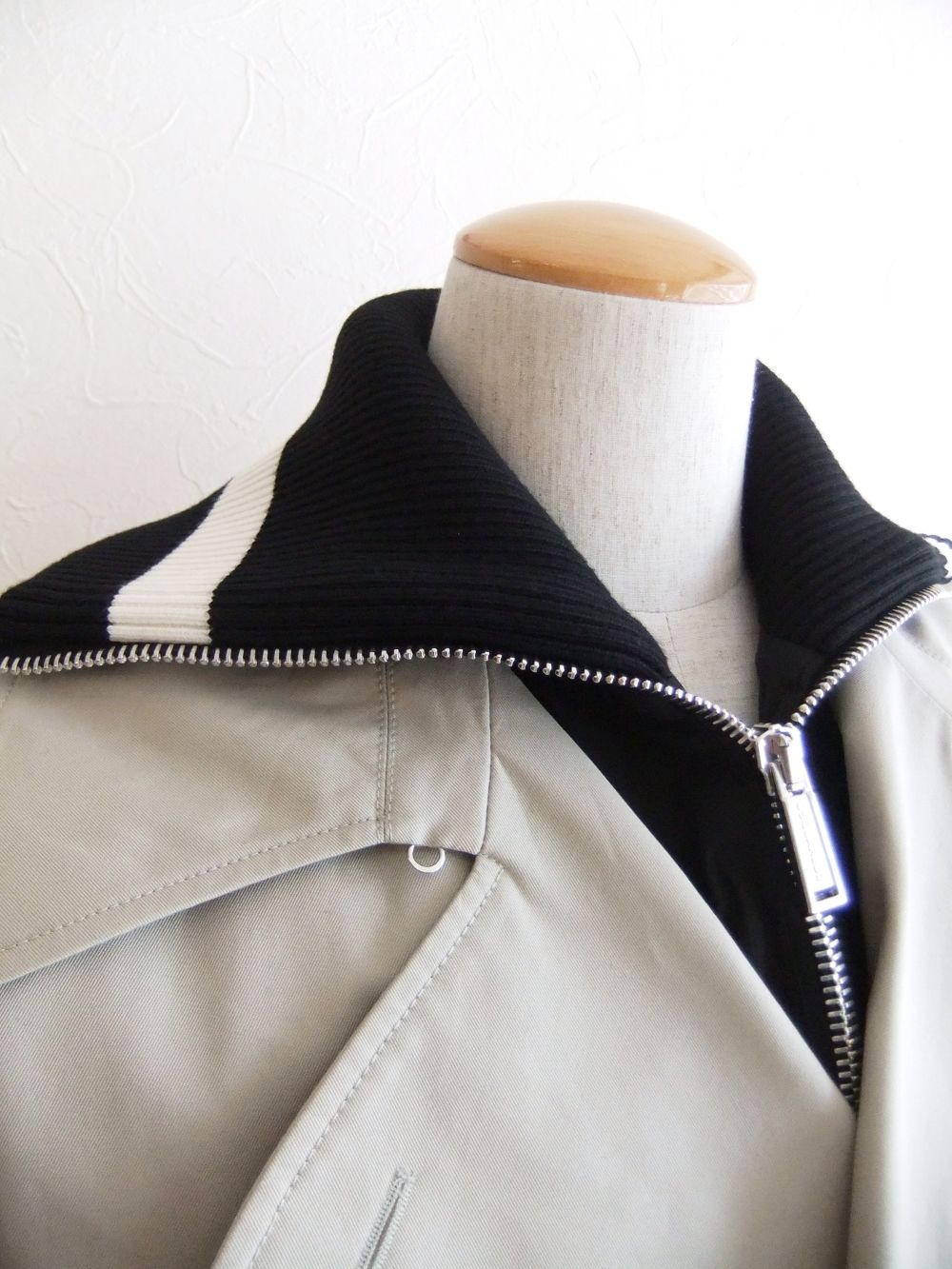 HYBRID STRETCH COTTON TRENCH COAT   ロゴ バックレタードコート    S74AH0096