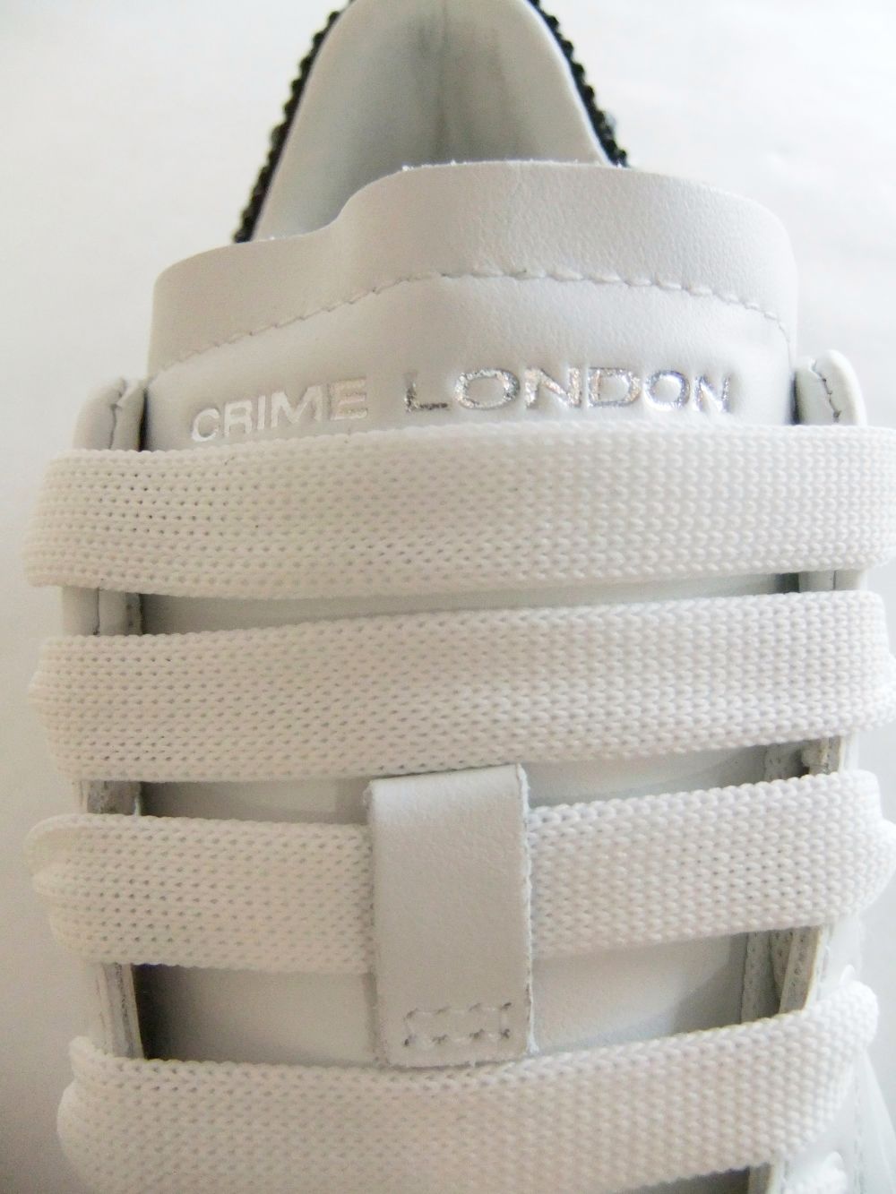 CRIME LONDON - 【LADIES】 ELEVATE BLACK GEMS コート スニーカー