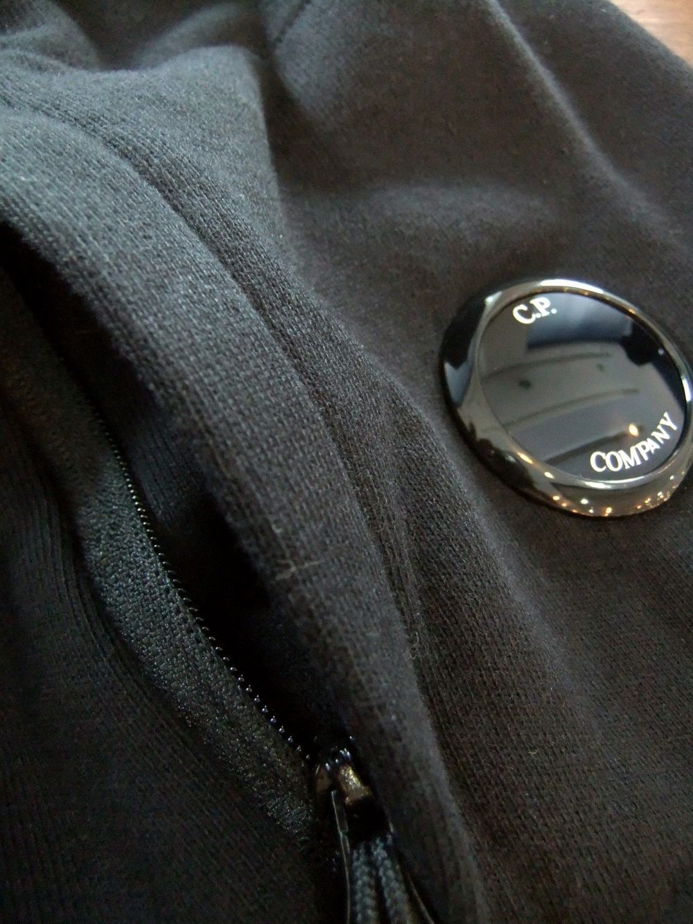 DIAGONAL RAISED FLEECE  HOODIE  (ブラック) フーデッド スウェットシャツ
