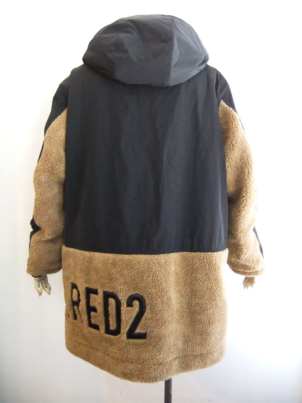 NYLON AND FLEECE COAT  フード付きキルティングコート    S74AA0214