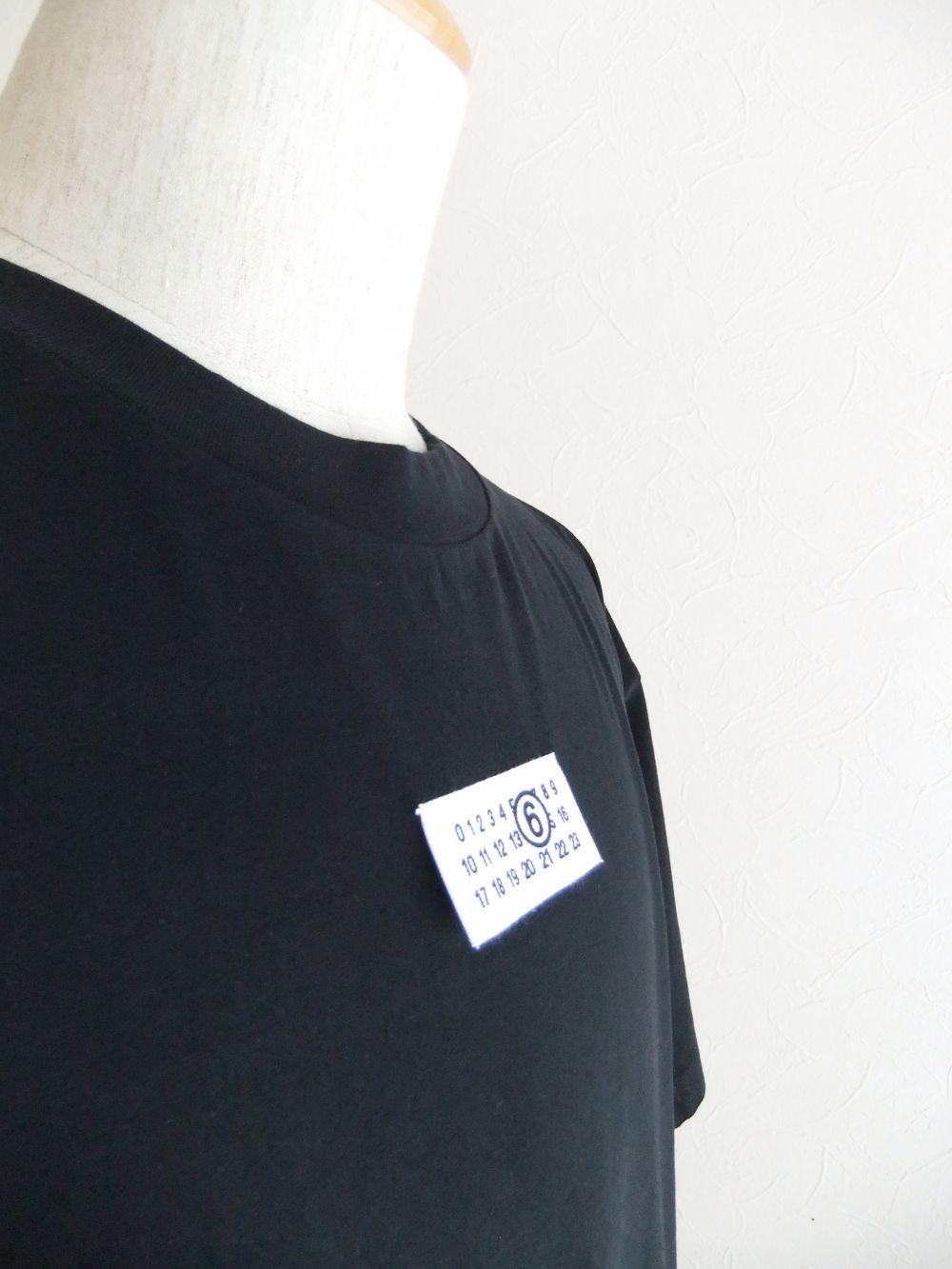 Maison Margiela - 《MM➅》 Maison Margiela 6 LOGO PRINT T-SHIRT