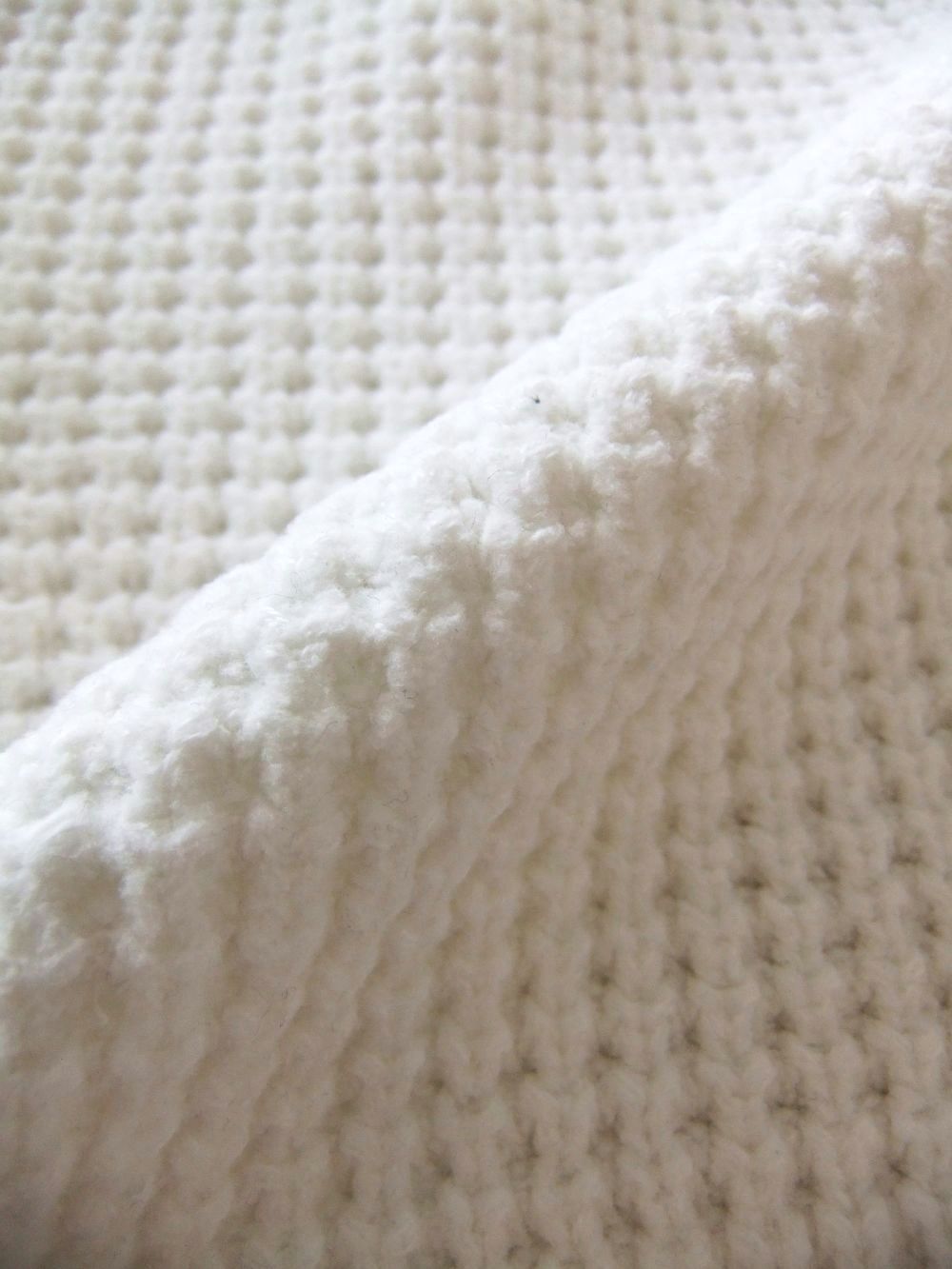C.P. COMPANY - COTTON CHENILLE HOODED WAFFLE KNIT (ホワイト C.P. COMPANY - COTTON CHENILLE HOODED WAFFLE KNIT (ホワイト
