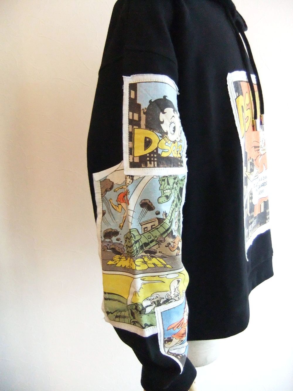 【DSQUARED2】BETTY BOOP フーディー 関税・送料込み Dsquared2 - BETTY BOOP REGULAR FIT HOODIE SWEATSHIRT ロゴ